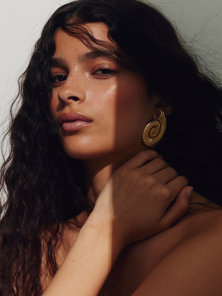 Dania M