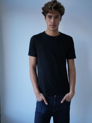 Aron E